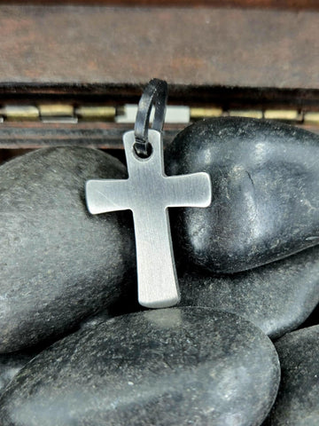 CROSS PENDANT NECKLACE titanium