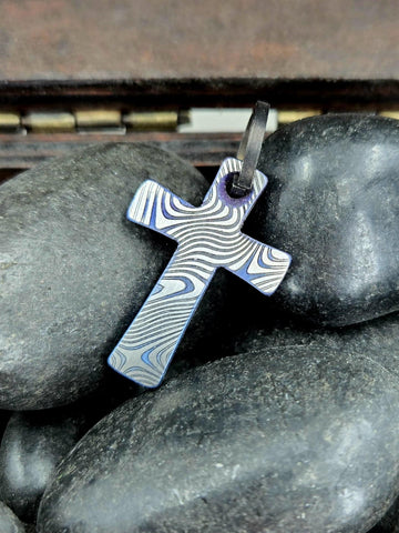 CROSS PENDANT NECKLACE titanium