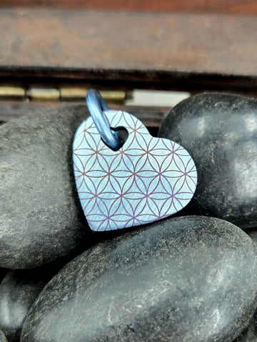TITANIUM HEART PENDANT ladies laser etched valentines