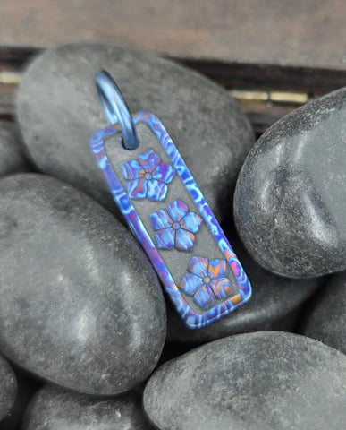 TIMASCUS PENDANT FLOWERS
