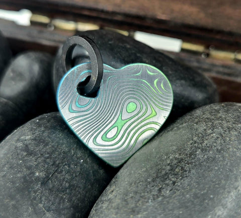 TITANIUM HEART PENDANT ladies laser etched