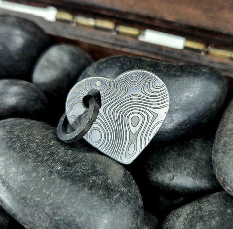 TITANIUM HEART PENDANT ladies laser etched