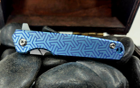 TITANIUM SCALPEL EDC