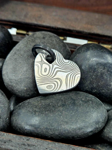 TITANIUM HEART PENDANT ladies laser etched valentines