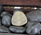 Fidget lucky coin pick brass with Japanese Daruma