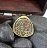 Fidget lucky coin pick brass with Japanese Daruma